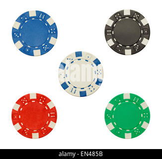 Des jetons de poker avec copie espace isolé sur un fond blanc. Banque D'Images
