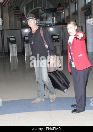 Jeff Fahey perdu star, quitte l'Aéroport International de Los Angeles (LAX) avec : Jeff Fahey Où : Los Angeles, California, United States Quand : 23 Oct 2014 Banque D'Images