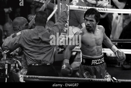 Las Vegas, Nevada, USA. 14Th Nov, 2009. Manny Pacquiao (boxe) PHI : l'arbitre arrête le combat dans le 12ème round de Manny Pacquiao donnant des Philippines un TKO victoire sur Miguel Cotto de Puerto Rico dans leur champion WBO titre bout au MGM Grand Garden Arena de Las Vegas, Nevada, USA . © Naoki Fukuda/AFLO/Alamy Live News Banque D'Images