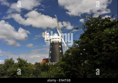 Moulin à Burnham Overy Staithe sur la côte nord du comté de Norfolk. Aujourd'hui utilisé comme une maison de vacances. Banque D'Images