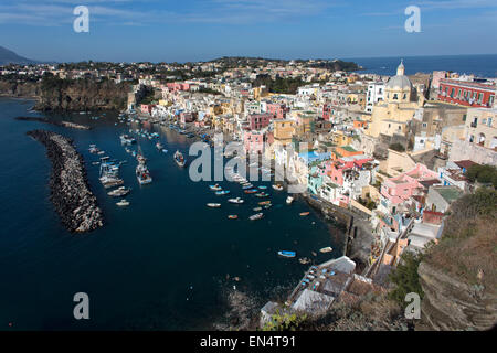 L'île de Procida, à une heure de bateau de Naples Banque D'Images