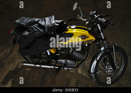 Classic Moto Zundapp XF-17 dans le garage Banque D'Images