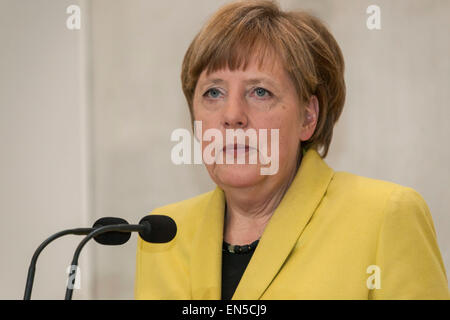 Kongens Lyngby, Danemark, 28 avril 2015. La chancelière Angela Merkel a déclaré à la presse Réunion à Marienborg au nord de Copenhague que l'accord de Dublin ne semble être plus adéquat. "Nous n'avons tous une responsabilité…," dit-elle en référence à la crise des réfugiés en Méditerranée : OJPHOTOS Crédit/Alamy Live News Banque D'Images