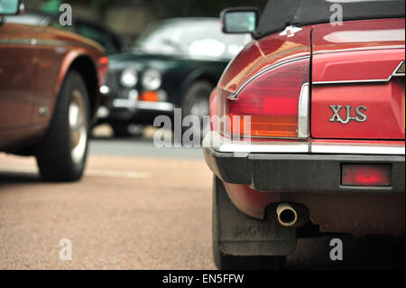 L'arrière d'une Jaguar XJS luxueux grand tourer stationné à Madère à la fin de la Jaguar Londres à Brighton. Banque D'Images