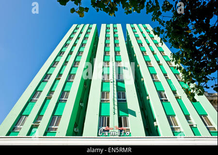 Street View de l'Horizontal Santa Clara Libre à l'hôtel Parque Vidal à Santa Clara. Banque D'Images