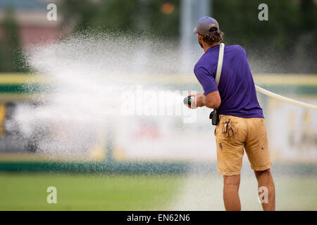 Rouge, Louisiane, USA. Apr 28, 2015. Domaine de se préparer pour le match entre l'État et Alcorn LSU à Alex fort Stadium à Baton Rouge, LA. Credit : csm/Alamy Live News Banque D'Images