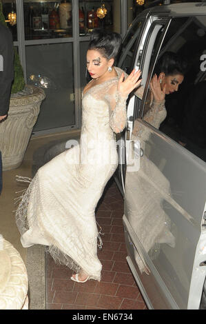 Lady Gaga quitte son hôtel de : Lady Gaga Où : London, Royaume-Uni Quand : 25 Oct 2014 Banque D'Images