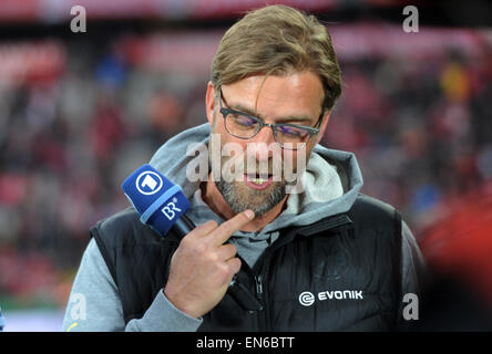 Munich, Allemagne. Apr 28, 2015. L'entraîneur de Dortmund JÜRGEN KLOPP réagit au cours de la DFB semi finale match de foot entre FC Bayern Munich Borussia Dortmund et à l'Allianz Arena de Munich, Allemagne, 28 avril 2015. Dpa : Crédit photo alliance/Alamy Live News Banque D'Images