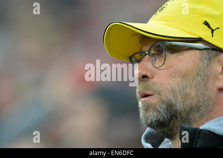 Munich, Allemagne. Apr 28, 2015. L'entraîneur de Dortmund JÜRGEN KLOPP réagit au cours de la DFB semi finale match de foot entre FC Bayern Munich Borussia Dortmund et à l'Allianz Arena de Munich, Allemagne, 28 avril 2015. Dpa : Crédit photo alliance/Alamy Live News Banque D'Images