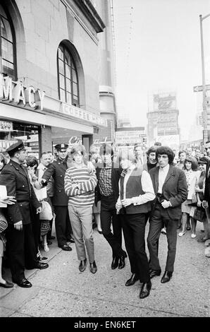 Les Rolling Stones sur Broadway. l-r de Mick Jagger, Keith Richards, Charlie Watts, Brian Jones et Bill Wyman. 2 juin 1964. Banque D'Images