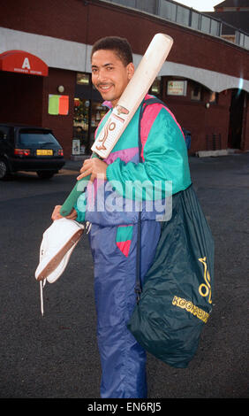 Lancashire et Angleterre cricketer Phil DeFreitas 10 décembre 1990. Banque D'Images