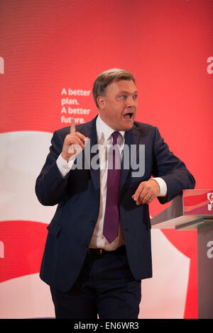 Londres, Royaume-Uni. Mercredi 29 avril 2015. Parti du travail Le poste Ed Balls parle à une élection générale 2015 Événement de campagne sur la menace des conservateurs pour les finances de la famille, intitulé : Le plan secret des conservateurs. Tenue à l'Institut Royal des Architectes britanniques. Crédit : Michael Kemp/Alamy Live News Banque D'Images