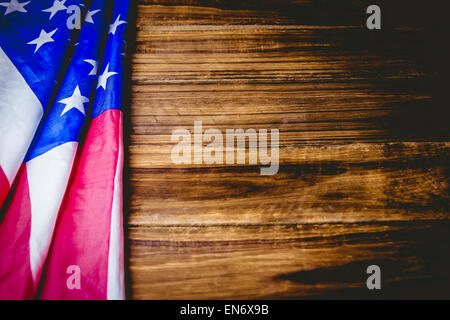 Drapeau américain sur table en bois Banque D'Images