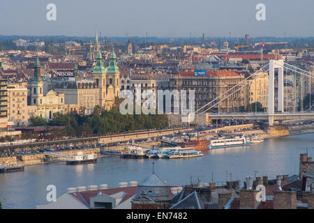 Vue sur Pest et le Danube, Budapest, Hongrie Banque D'Images