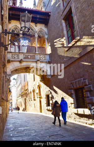 Carrer del Bisbe. Barcelone, Catalogne, Espagne. Banque D'Images