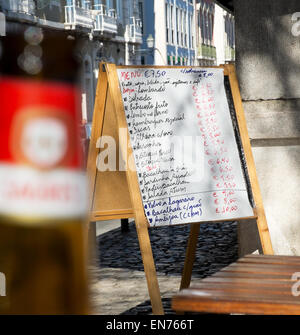 Restaurant Menu Tableau noir écrit en portugais. Banque D'Images