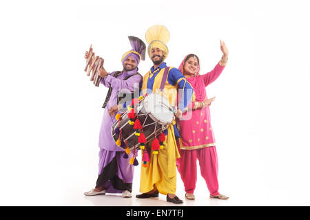 Portrait de danseurs de bhangra Banque D'Images