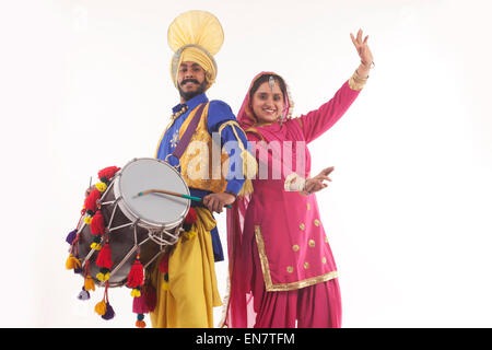 Portrait de danseurs de bhangra Banque D'Images