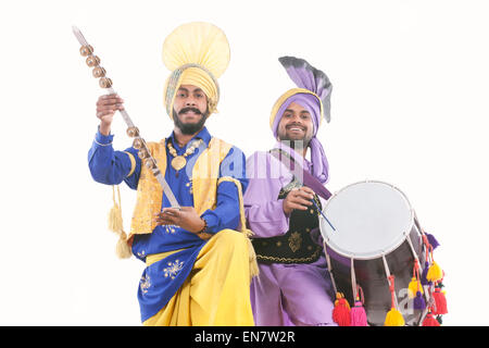 Portrait de danseurs de bhangra Banque D'Images