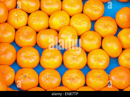 Un contexte de clémentines vu sur un marché Banque D'Images