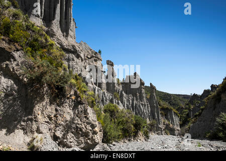 Les putangirua scenic reserve, ou des pinacles, une zone de gravier érodé laissant grand tas de gravier, la Nouvelle-Zélande. Banque D'Images