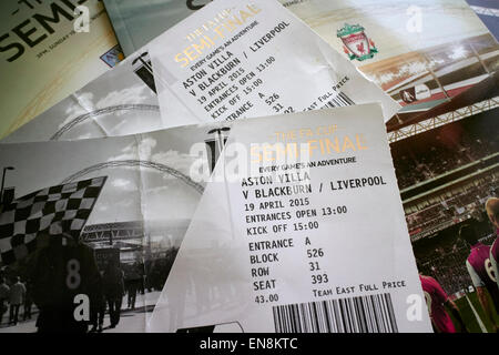 Fa cup semi finale des billets et des programmes Banque D'Images