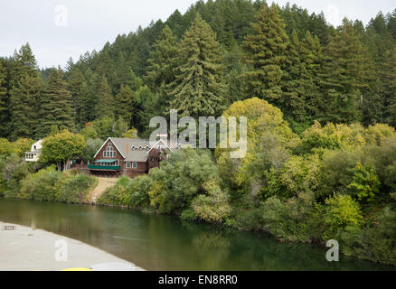 La Highland Lodge Dell sur le fleuve russe à Monte Rio en Californie. Banque D'Images