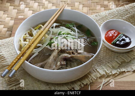 Pho bo chin, un boeuf populaires nouilles potage du Vietnam Banque D'Images