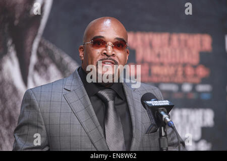 Las Vegas, Nevada, USA. Apr 29, 2015. Mayweather Promotions chef Leonard Ellerbe assiste à la conférence de presse finale pour leur lutte tant attendue le 29 avril 2015 au Théâtre KA l'intérieur MGM Grand Hotel & Casino à Las Vegas, Nevada. Crédit : Marcel Thomas/ZUMA/Alamy Fil Live News Banque D'Images