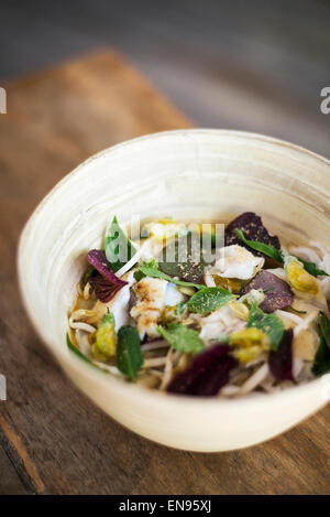 Jungle thaïlandaise soupe de poisson au curry avec des nouilles Banque D'Images