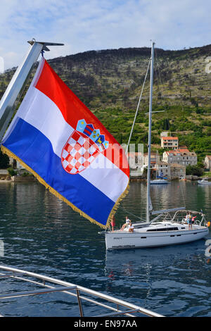 Au départ de la ville de vis sur l'île de Vis sur la côte dalmate de la Croatie Banque D'Images