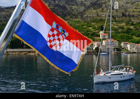 Au départ de la ville de vis sur l'île de Vis sur la côte dalmate de la Croatie Banque D'Images