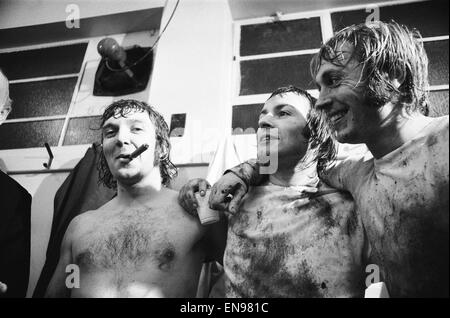 1972 Demi-finale de Coupe de Ligue de 2e lecture. Stoke City 3 c. West Ham 2. Les joueurs de Stoke Mike Bernard et Jimmy Greenhoff célébrer après le match. 26 janvier 1972. Banque D'Images