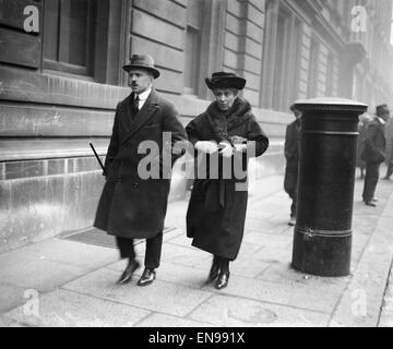 Lady White Meurtre 14 mars 1922 Le matin du 14 mars 1922, Lady Alice White a été trouvé avec son crâne écrasé dans,mais toujours en vie, dans sa chambre à l'hôtel de Spencer, Portman Street, Londres, elle meurt quelques heures plus tard. Un garçon de garde-manger à l'hôtel, H Banque D'Images