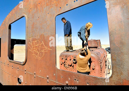 Cimetière de train. à l'extérieur de Uyuni, le sud-ouest de la bolivie Banque D'Images