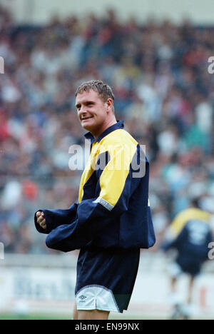 Tottenham Hotspur v Nottingham Forest, finale de la FA Cup au stade de Wembley. 18e MAT 1991. Paul Gascoigne, pré match avertir jusqu'score final : Tottenham Hotspur 2-1 Nottingham Forest A.E.T. Banque D'Images