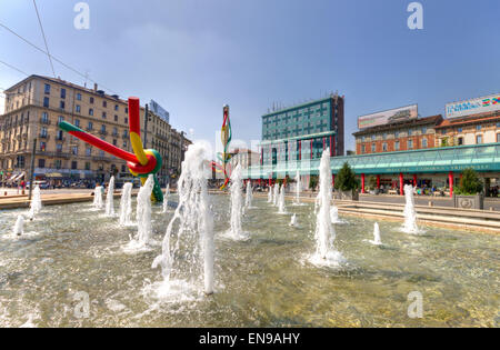 L'Italie, Lombardie, Milan, place Cadorna, la fontaine Banque D'Images