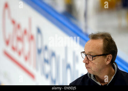 De la table de l'équipe de hockey suédois Par Marts en photo pendant la séance de formation à Prague, en République tchèque, le 30 avril 2015, Championnat du Monde de Hockey sur glace avant 2015, qui sera joué à Prague et Ostrava du 1er mai au 17 mai. (Photo/CTK Michal Kamaryt) Banque D'Images