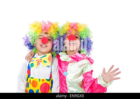 2 Les enfants indiens Costume Joker amis profitez Banque D'Images