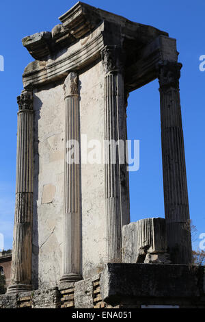 L'Italie. Rome. Forum romain. Temple de Vesta. L'Ancien Empire romain. Banque D'Images