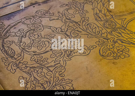 Gravé sur le métal avec l'espagnol écrit Banque D'Images