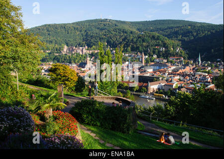 Heidelberg, vue d'Philophenweg sur la vieille ville et le château , Allemagne Banque D'Images