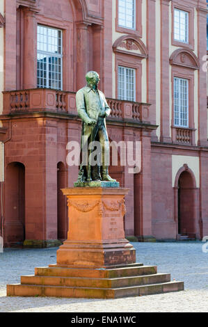 Memorial Karl Friedrich von Baden, palace, Mannheim, Baden-Wurttemberg, Germany Banque D'Images