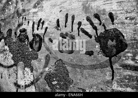 La Palestine. Mar 8, 2011. Le sang du veau est utilisé sur les mains des enfants pour bénir une maison à Al-Amary camp de réfugiés. 8 mars, 2011. Cisjordanie, Palestine. © Gabriel Romero/ZUMA/Alamy Fil Live News Banque D'Images