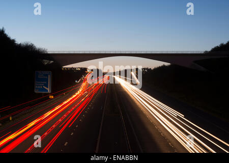 Le trafic sur l'autoroute M1 à la jonction 37, Barnsley Banque D'Images