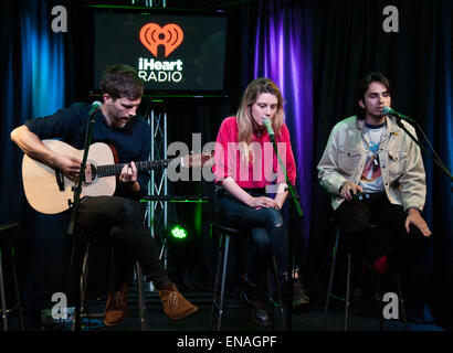 Bala Cynwyd, Pennsylvania, USA. 30 avril, 2015. Groupe de rock alternatif britannique Wolf Alice effectuer à Radio 145,5 millions aujourd''s Performance Theatre le 30 avril 2015 à Bala Cynwyd, Pennsylvania, United States. Crédit : Paul Froggatt/Alamy Live News Banque D'Images