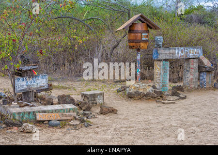 Bureau de poste barrel encore en usage depuis 1792, l'île de floreana, Galapagos, Equateur, site du patrimoine mondial de l'UNESCO Banque D'Images