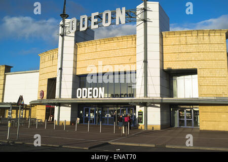 Dh cinéma Odeon cinema cinéma britannique cinéma entrée du bâtiment moderne de personnes extérieures uk Banque D'Images