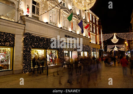 Décorations de Noël Street la nuit, Dublin, République d'Irlande, Europe. Banque D'Images