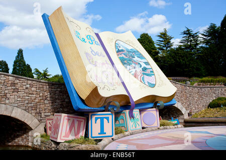 Story book land canal Boat cruise Disneyland Paris Banque D'Images